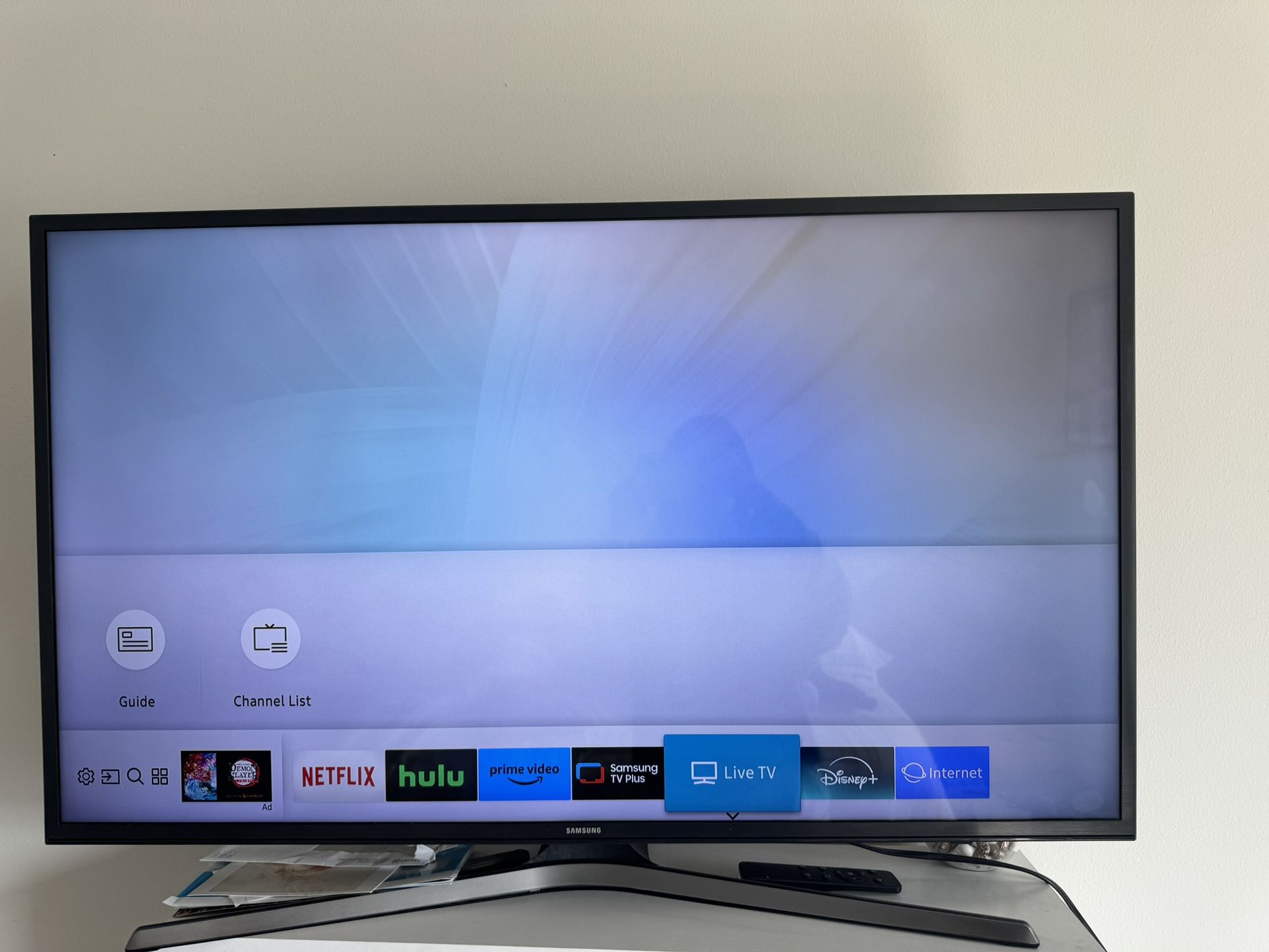 40” Samsung Smart LED HD TV