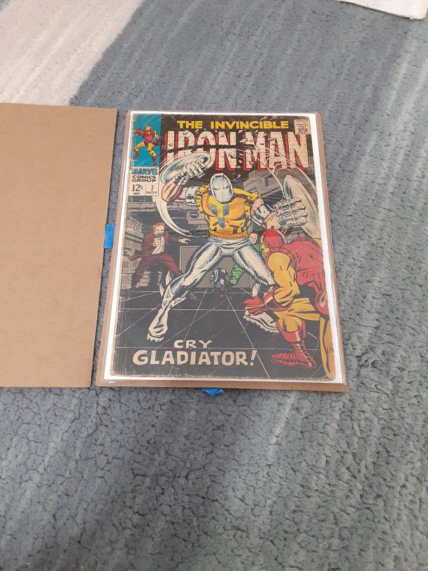 Comic book The Invincible iron Man Cry Gladiator 