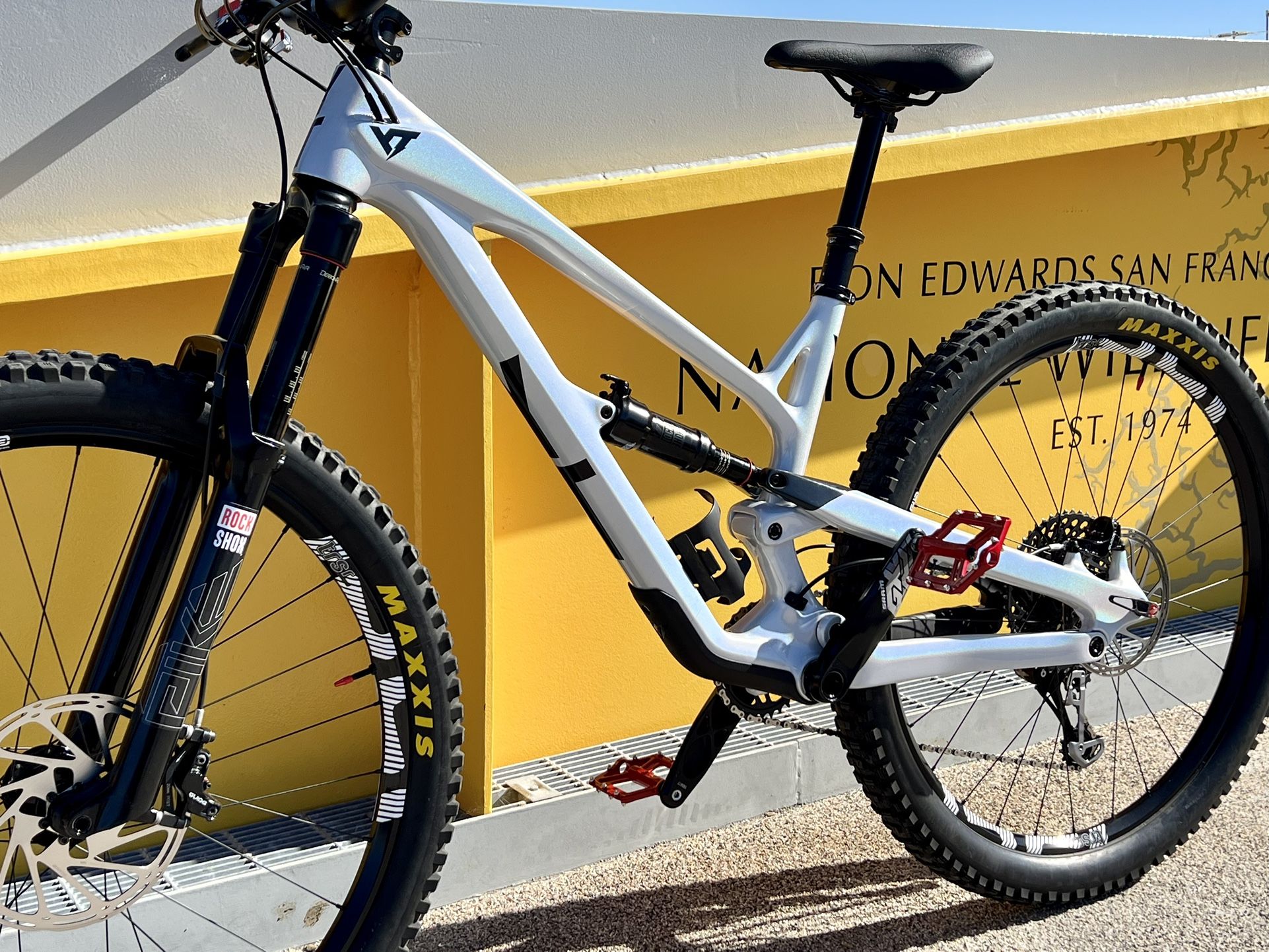 YT Industries Jeffsy Carbon Pro Mountain Bike Medium 2,900 OBO for