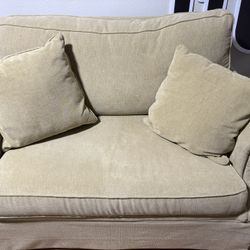 Loveseat/chair