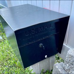 Mail Boss - Locking Mailbox 