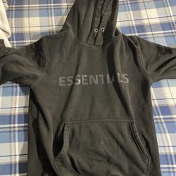 M Essential Sweatshirt 