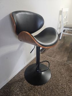 Bar stool