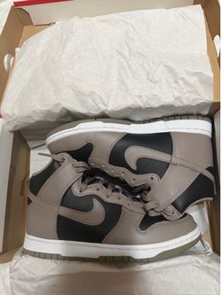 Women’s 7.5 Men’s 6 Nike Dunk High