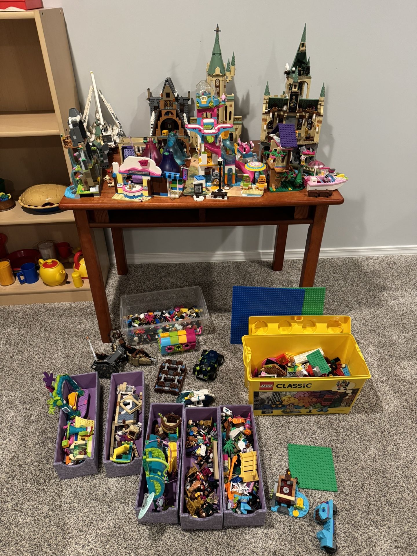 Legos: Harry Potter, Friends, Trolls, Star Wars