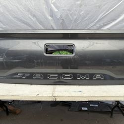 2018 Toyota Tacoma Tail Gate Shell