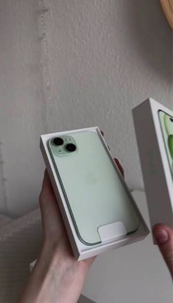 Apple iPhone 15 Green