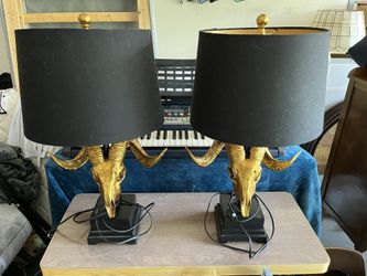 Gilded Skull Lamp