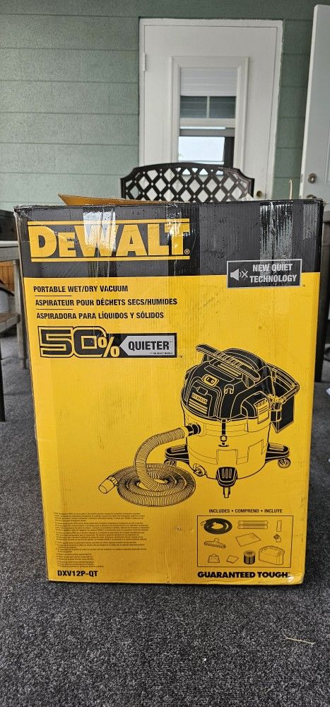DEWALT Stealthsonic Quiet 12-Gallon 5.5 HP Corded Wet/Dry Shop Vacuum