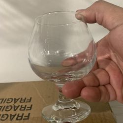 Drinking glasses 
