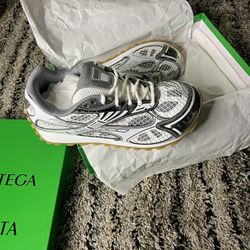 Bottega Veneta Orbits Silver 