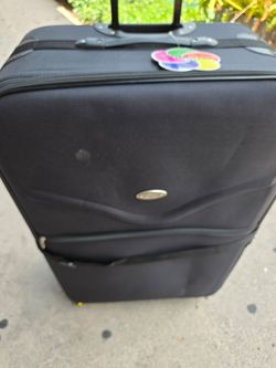 Travel Suitcase 32"   8 Wheels Spinner Extra Lightweight Expandable Waterproof New With Tags Black Color