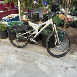 SPECIALIZED ENDURO PRO