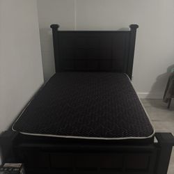Full Size Bed 