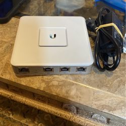Ubiquiti Networks UniFi Security Gateway - White (USG)