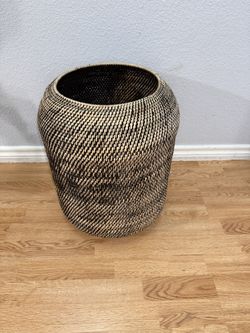 LAUNDRY CILINDER BASKET .