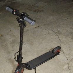 Segway Ninebot Electric Scooter (Look At Description 