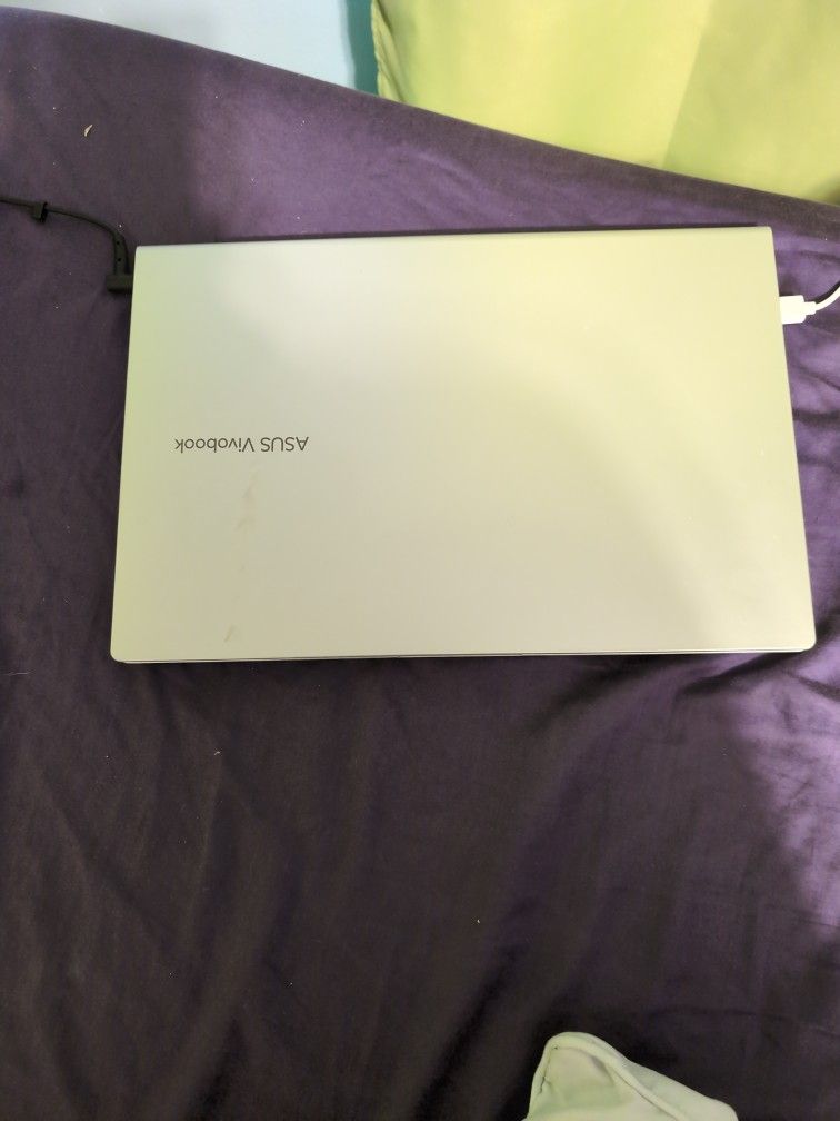 ASUS VivoBook Laptop, 14” HD Display, 11th Gen Intel Core i3-1115G4 Processor, 12GB RAM, 256GB SSD,