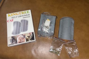 Free cat grooming wall mount