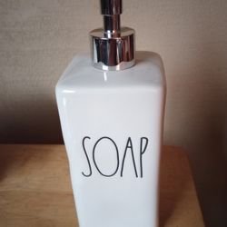 Rae Dunn Soap Pump 