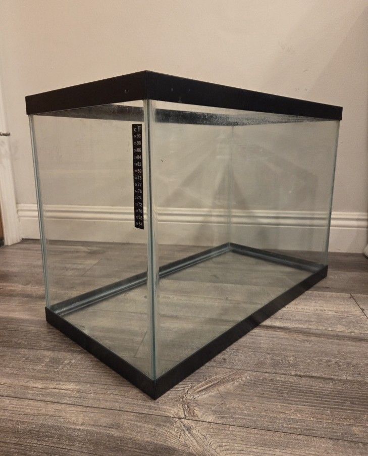 20 Gallon Fish Tank with Accessories