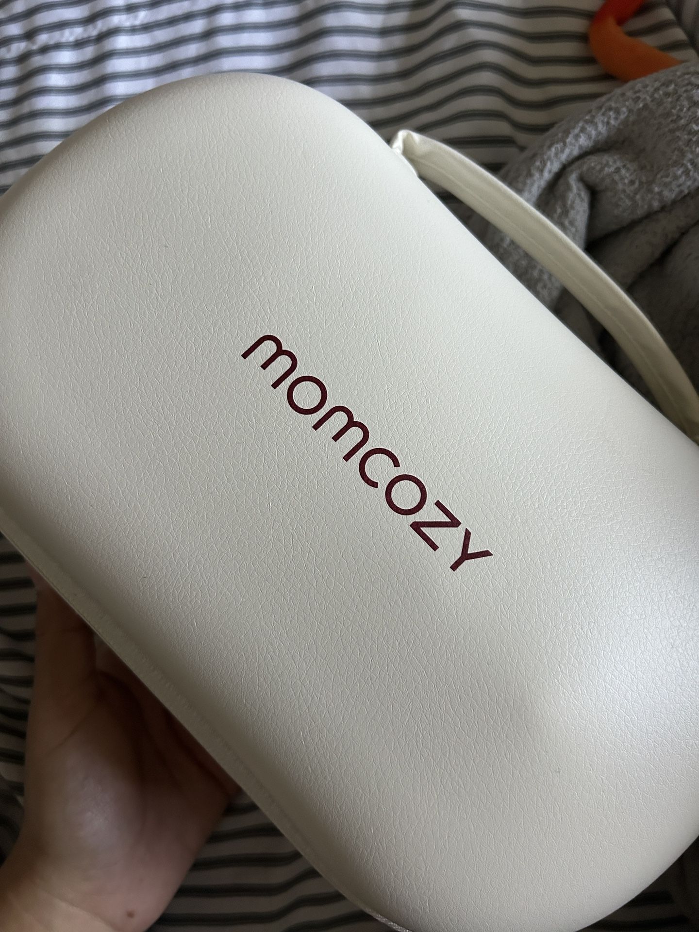 momcozy BRAND NEW