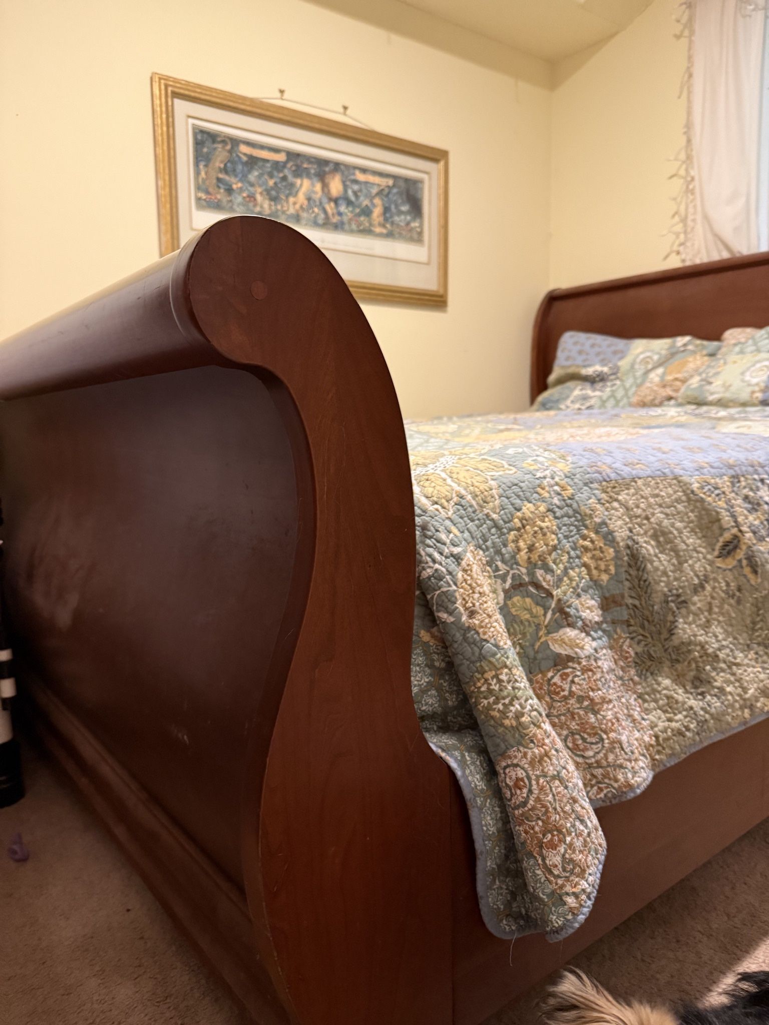 Amish Sleigh Bed