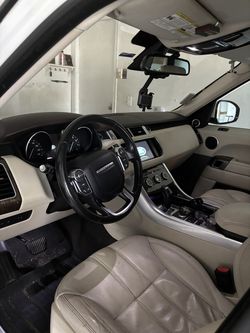 2016 Land Rover Range Rover – Luxury SUV – 100k Miles
