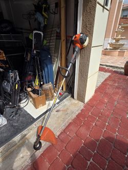 Husqvarna Gas String Trimmer 28cc Straight Shaft – Used