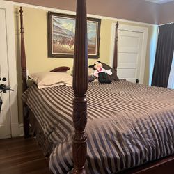 KING SIZE 4 POSTER BED W/ BOX SPRING & MATTRESS