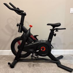 Echelon Connect Sport Indoor Cycling Bike — Excellent Condition,Barely Used
