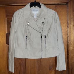 American Rag Women's cream jacket size XL, not made of leather, 100% Polyester