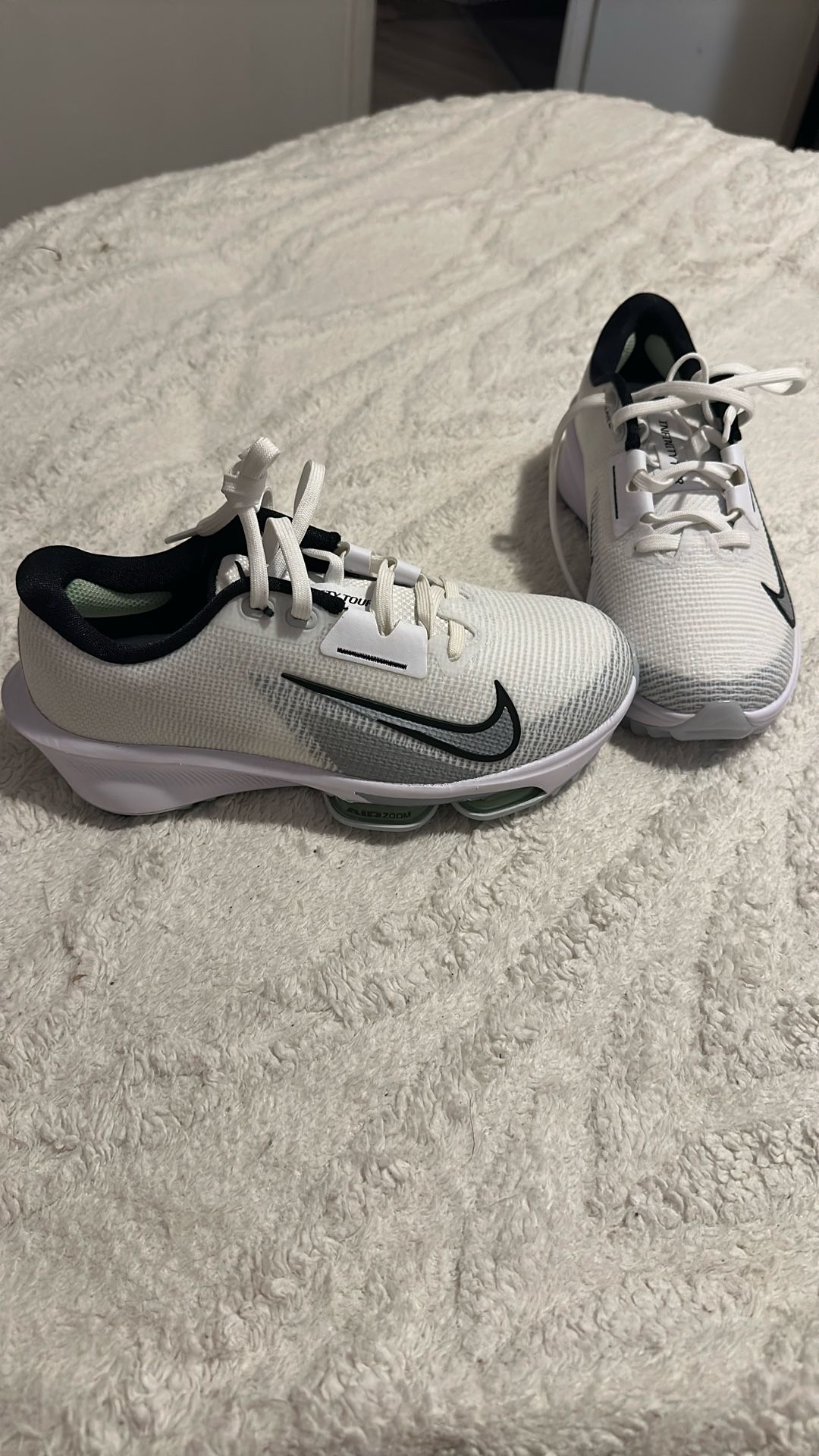 golf shoes