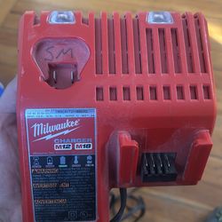 M18 m12 Milwaukee battery charger
