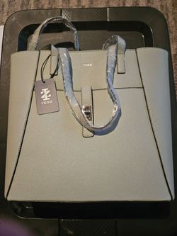IZOD SAGE TOTE