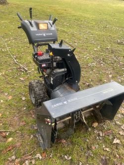 33" Yard King 12hp snowblower