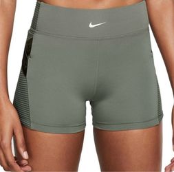 Nike Pro Aeroadapt 3-inch training shorts