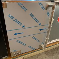 24” Lynx outdoor refrigerator