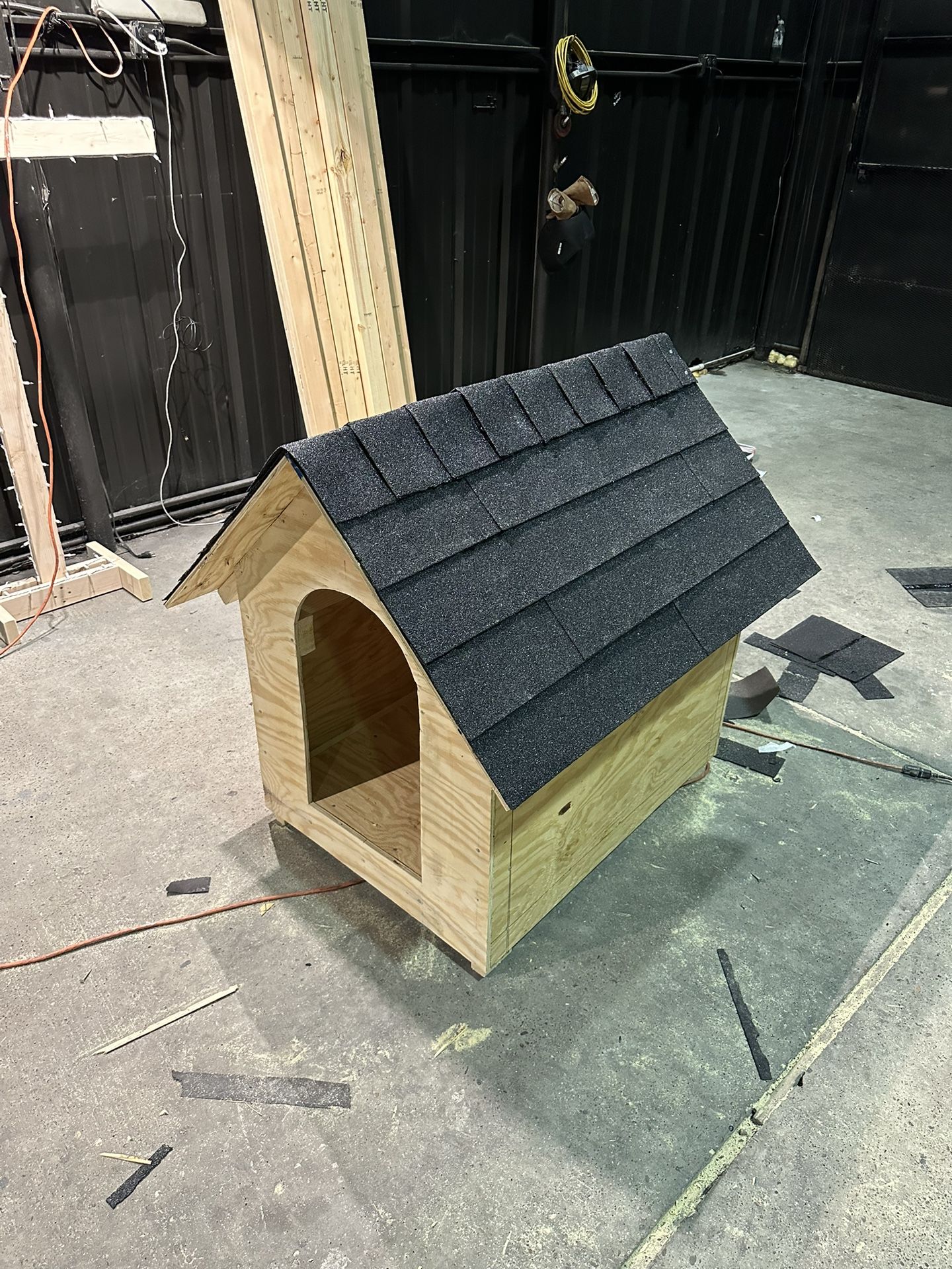 Medium to large dog house