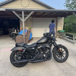 Harley Davidson Sportster 883 IRON 2019