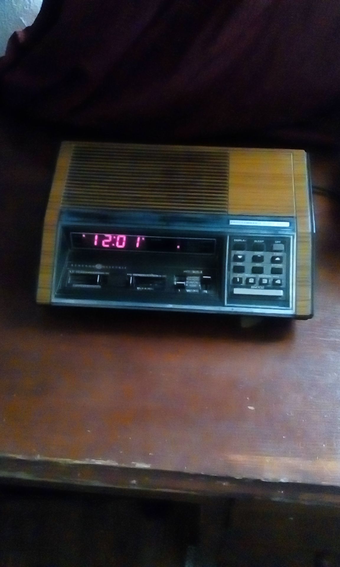 Vintage GE Programmable clock radio