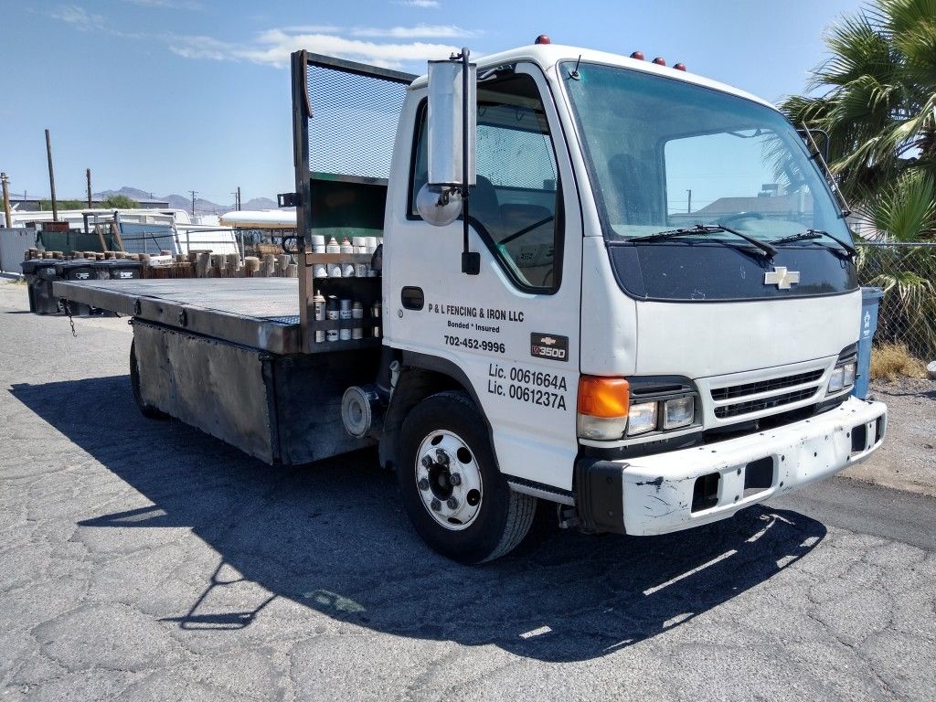 03 Chevy 3500 4 cyl diesel flatbed truck $5900 cash only