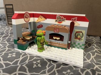 TMNT Mikeys Pizza Place Building Blocks Set