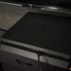 PS4 Slim 2TB!