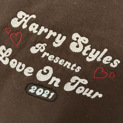 HARRY STYLES LOVE ON TOUR BROWN SWEATSHIRT SIZE MEDIUM