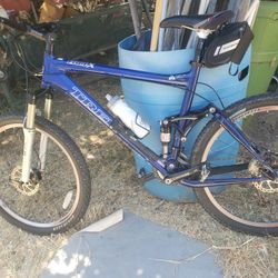 TREK FULL SUSPENSION MOUNTAIN/ENDURO BIKE