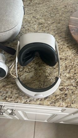 Meta Quest 2 VR Headset