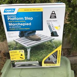 Camco Fully Adjustable Step