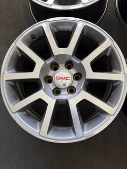 Factory wheels off a 2017 GMC Sierra 1500 Denali.