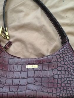 Minicci Burgundy Croc-Embossed Shoulder Purse – Gently Used